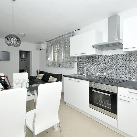 Apartmani Mijatovic Трогир Экстерьер фото