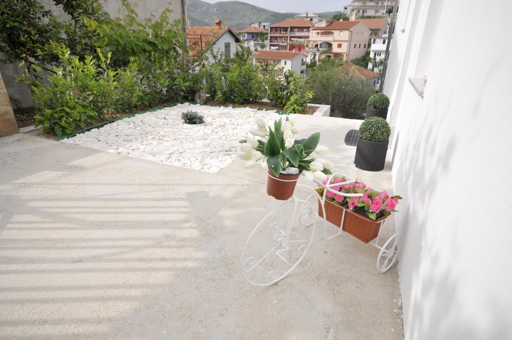 Apartmani Mijatovic Трогир Экстерьер фото