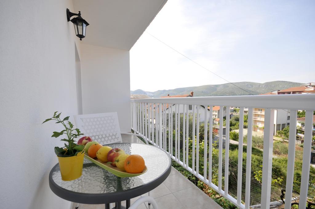Apartmani Mijatovic Трогир Экстерьер фото